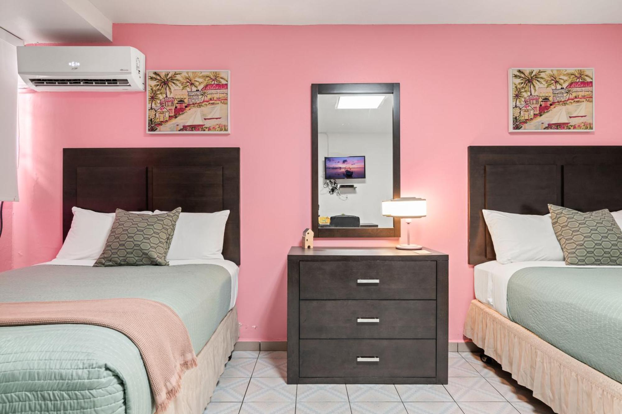 Borinquen Beach Inn サンジョアン エクステリア 写真