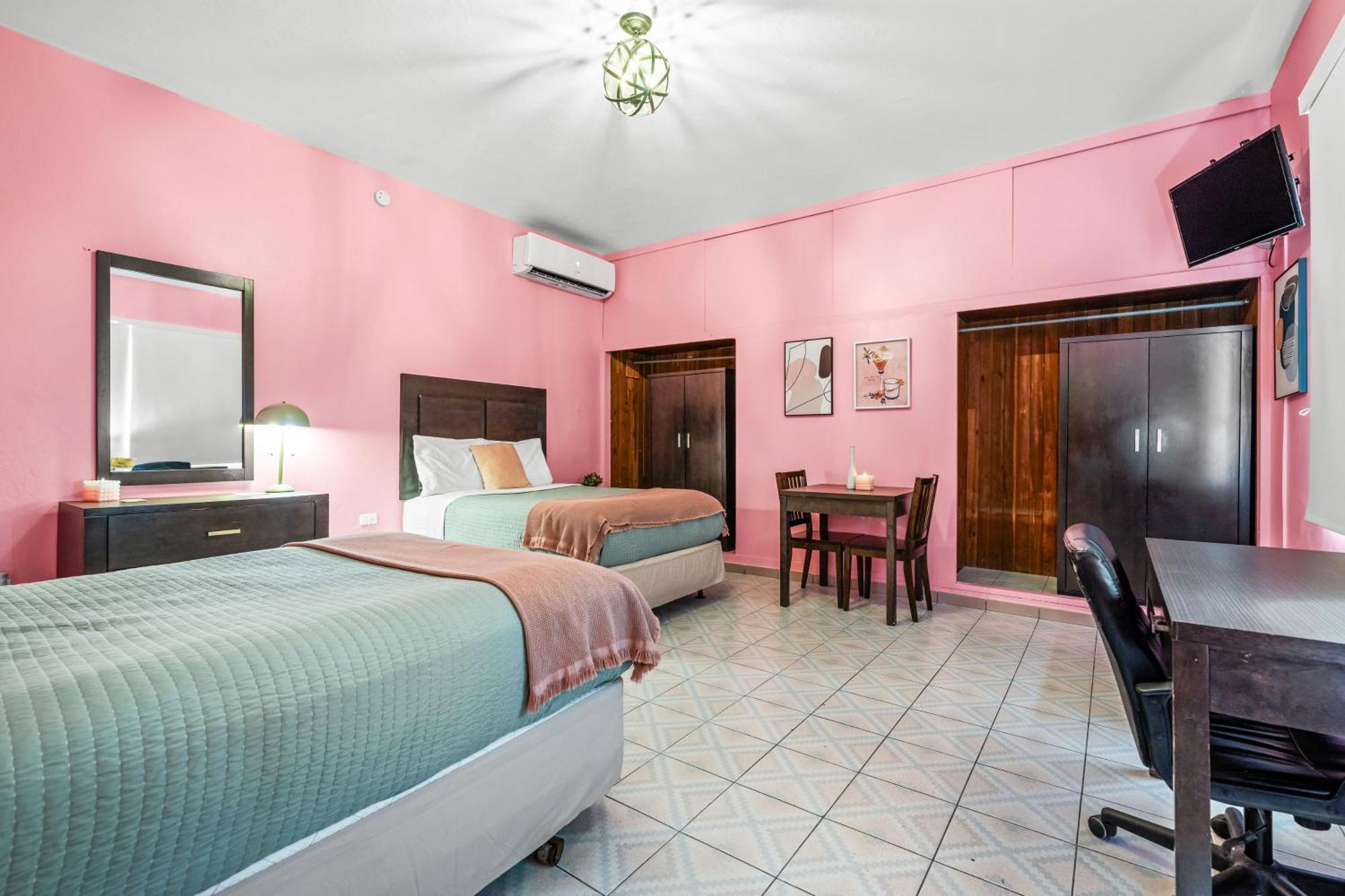 Borinquen Beach Inn サンジョアン エクステリア 写真