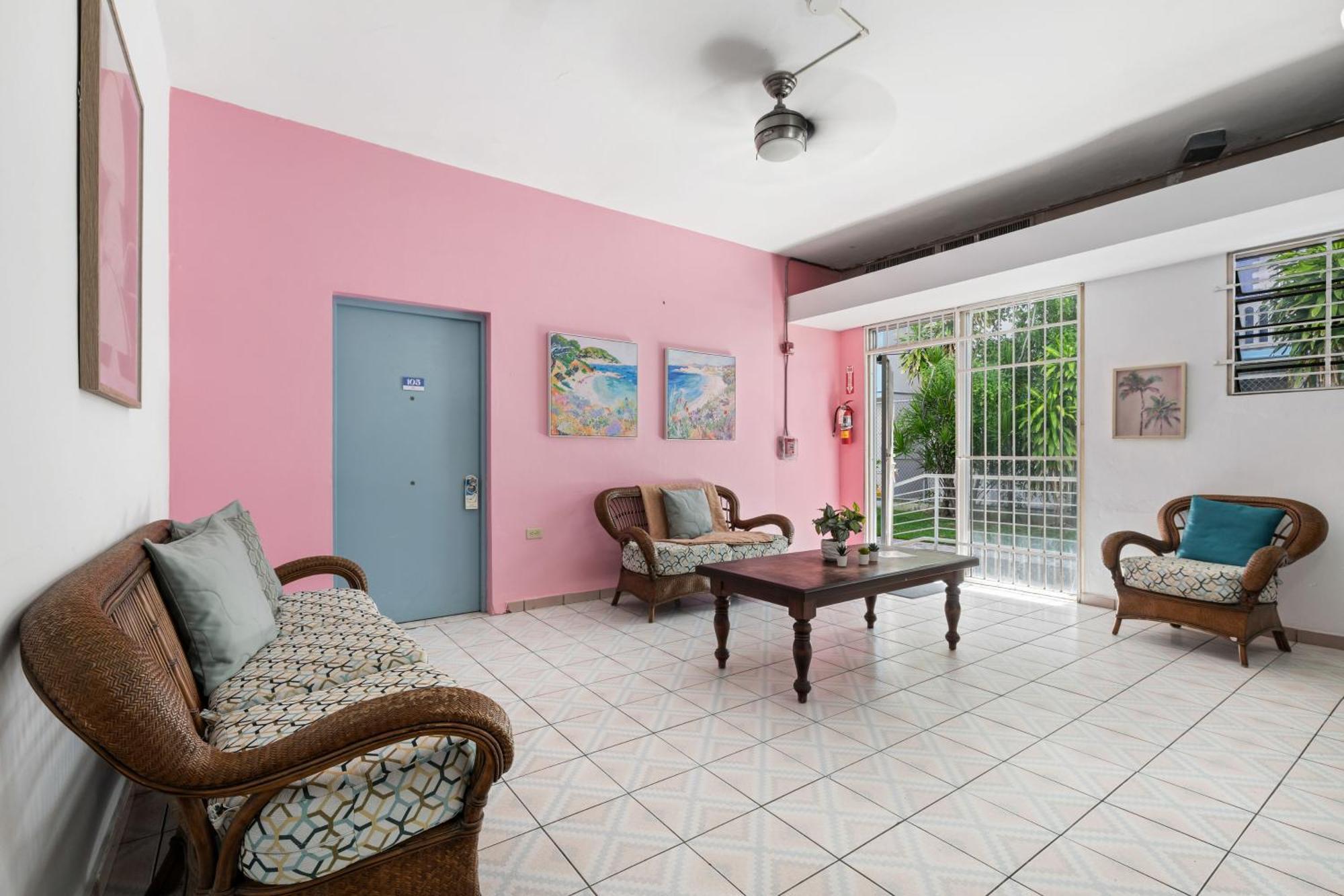 Borinquen Beach Inn サンジョアン エクステリア 写真